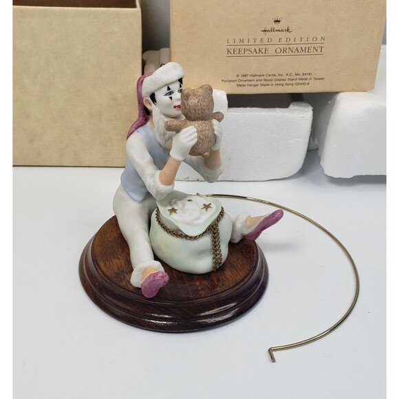 Hallmark Keepsake 1987 Christmas Time Mime Hand Paint Limited Edition Ornaments - Picture 9 of 16